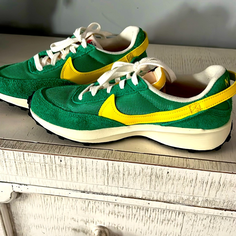 Nike sneakers worn only once
